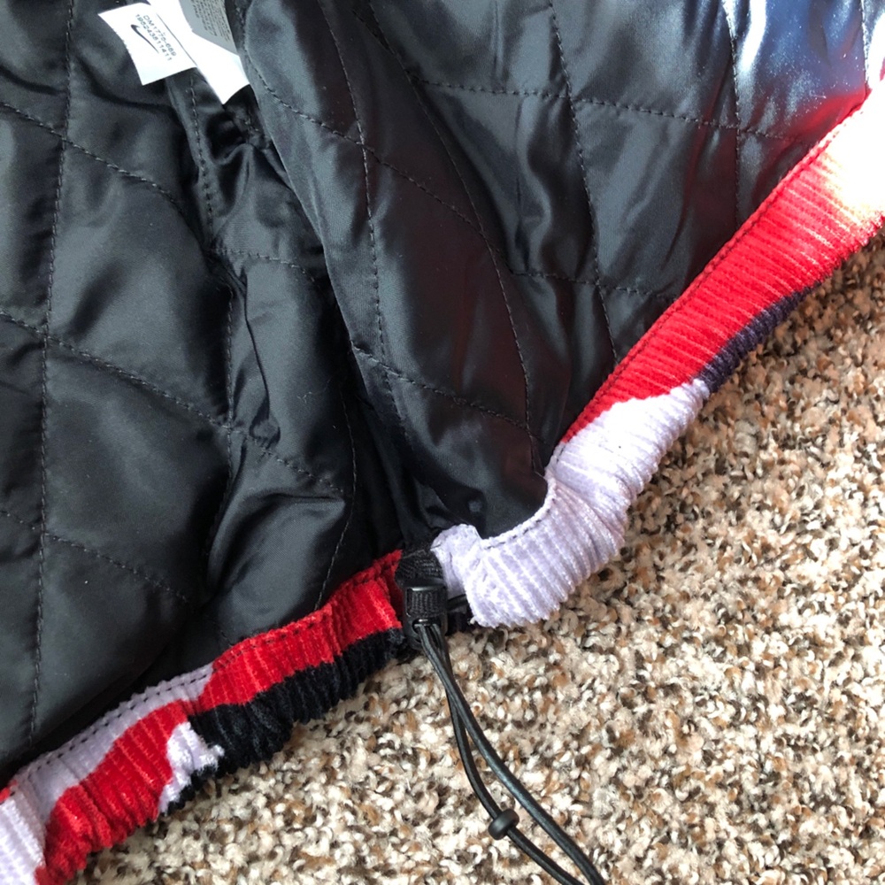 Supreme Nike corduroy full zip hooded jacket. Red camo. Size Lg. W/ StockX tag - Picture 7 of 13